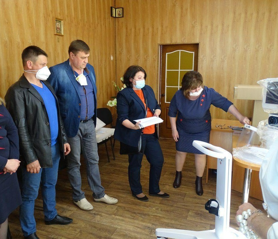 Фонд Новинського передав Петропавлівській лікарні апарат ШВЛ і 200 комплектів індивідуального захисту для медиків user/common.seoImage