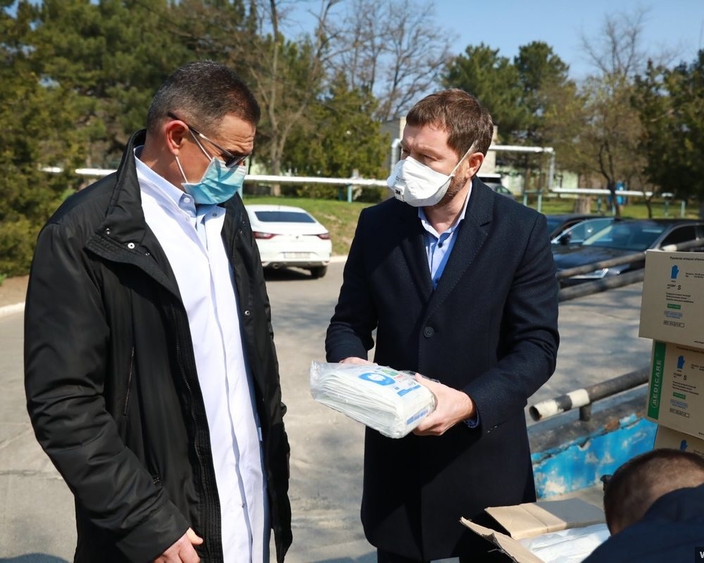 Медики шести областей отримали від Фонду Новинського сучасні засоби захисту user/common.seoImage