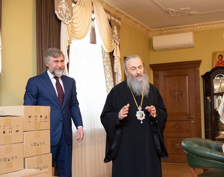 Апарат ШВЛ і сотню багаторазових захисних костюмів для медиків передали Олександрівській клінічній лікарні user/common.seoImage