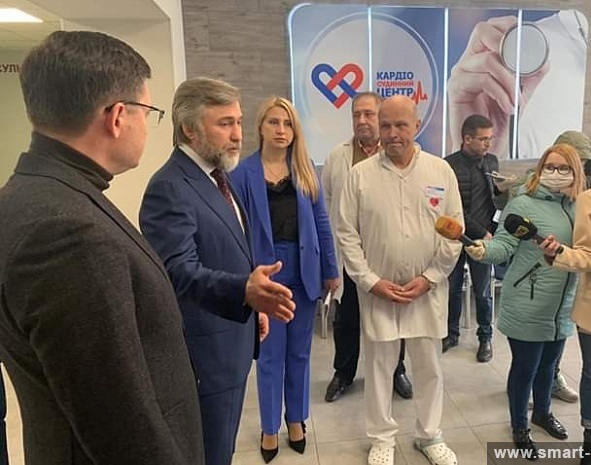 Фонд Вадима Новинського передав лікарні Маріуполя апарати ШВЛ та засоби захисту медиків user/common.seoImage