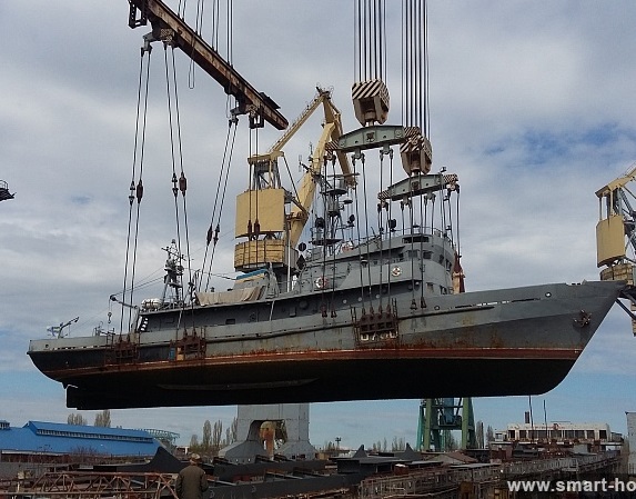 Neteshyn Diving Ship of the Ukrainian Navy Lifted up to ChSY Shipbuilding Platform for Repair user/common.seoImage