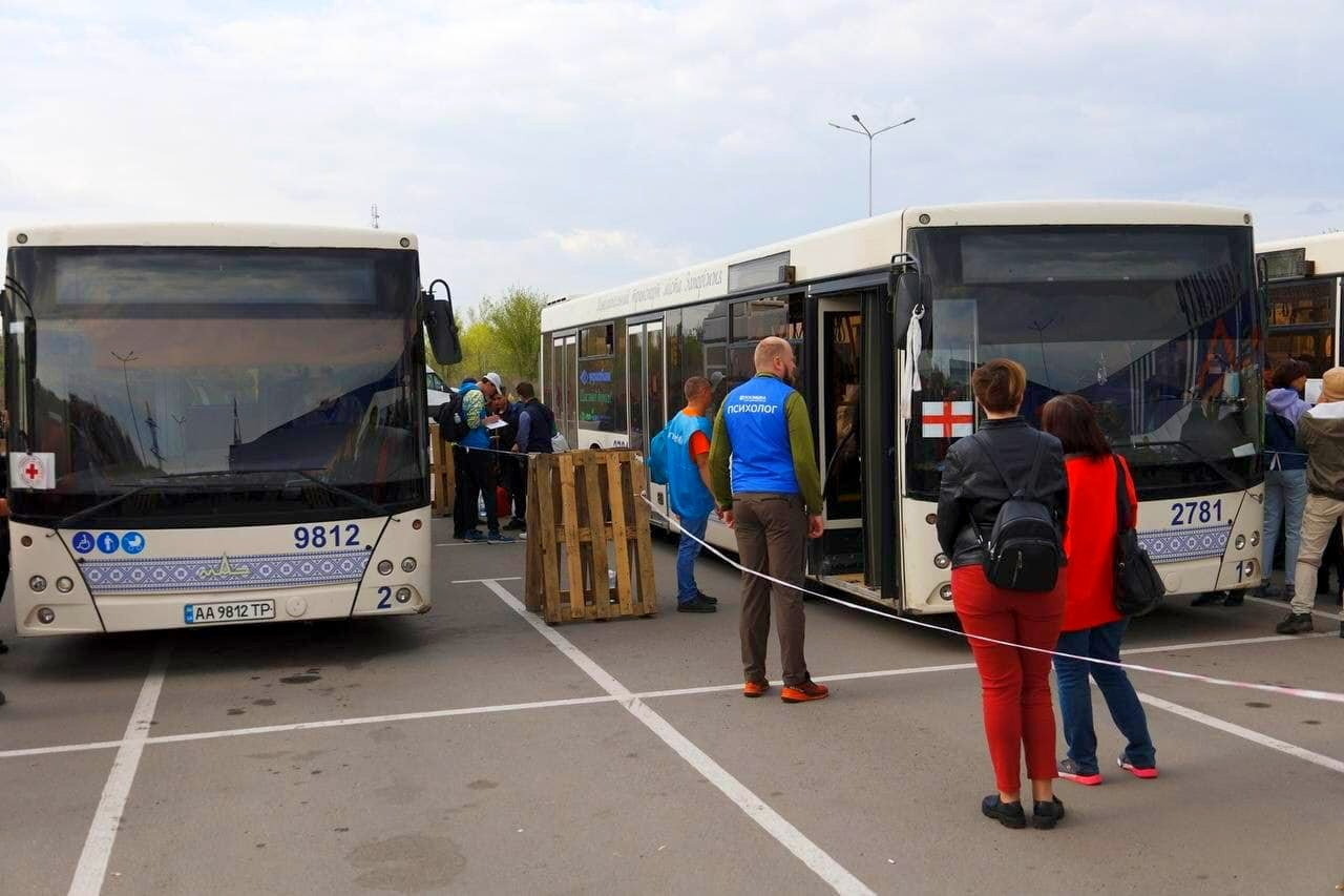 70 тисяч літрів пального задля евакуації жителів Маріуполя user/common.seoImage