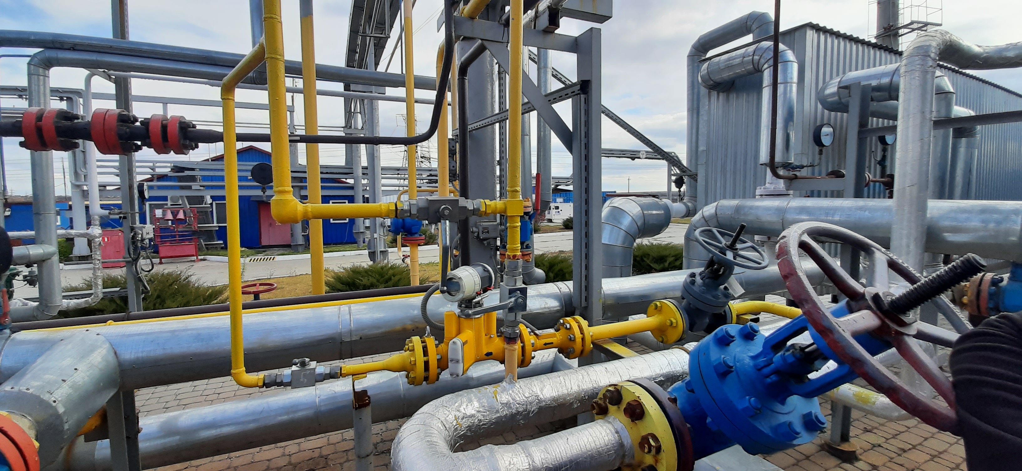 The russian aggressor has launched an attack on a gas production facility operated by Smart Energy Group, in the Kharkiv province. user/common.seoImage